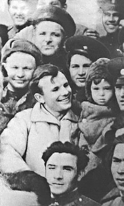 Иллюстрация к книге — Юрий Гагарин. Человек-легенда [i_097.jpg]