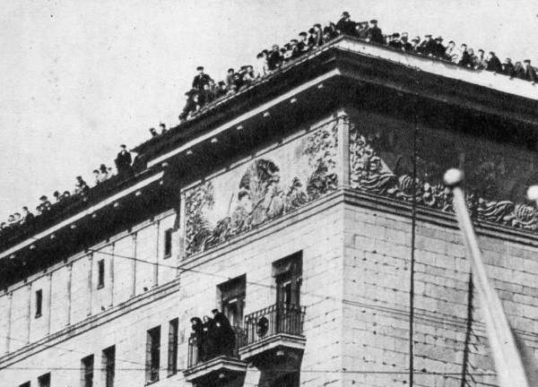 Иллюстрация к книге — Юрий Гагарин. Человек-легенда [i_106.jpg]