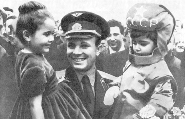 Иллюстрация к книге — Юрий Гагарин. Человек-легенда [i_121.jpg]