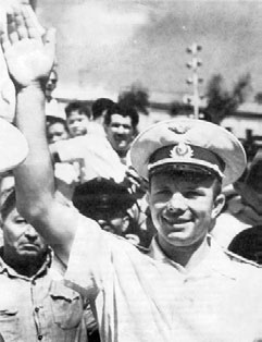 Иллюстрация к книге — Юрий Гагарин. Человек-легенда [i_129.jpg]