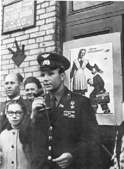 Иллюстрация к книге — Юрий Гагарин. Человек-легенда [i_158.jpg]