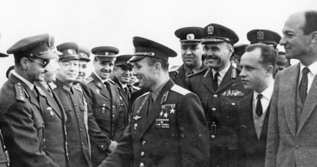 Иллюстрация к книге — Юрий Гагарин. Человек-легенда [i_172.jpg]