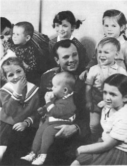 Иллюстрация к книге — Юрий Гагарин. Человек-легенда [i_178.jpg]