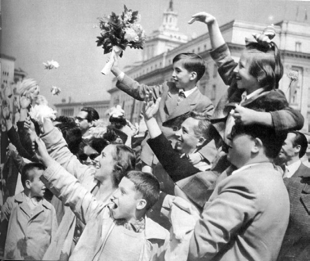 Иллюстрация к книге — Юрий Гагарин. Человек-легенда [i_189.jpg]