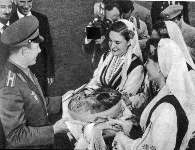 Иллюстрация к книге — Юрий Гагарин. Человек-легенда [i_190.jpg]