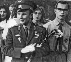 Иллюстрация к книге — Юрий Гагарин. Человек-легенда [i_192.jpg]