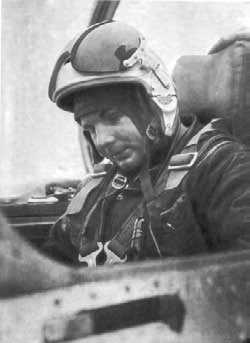 Иллюстрация к книге — Юрий Гагарин. Человек-легенда [i_193.jpg]