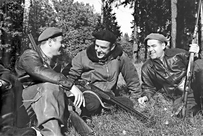 Иллюстрация к книге — Юрий Гагарин. Человек-легенда [i_235.jpg]