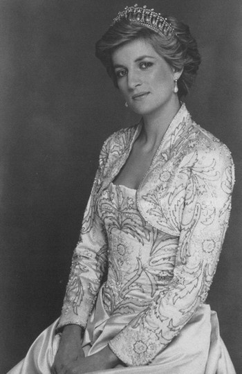 Иллюстрация к книге — Диана Спенсер [i_001.jpg]