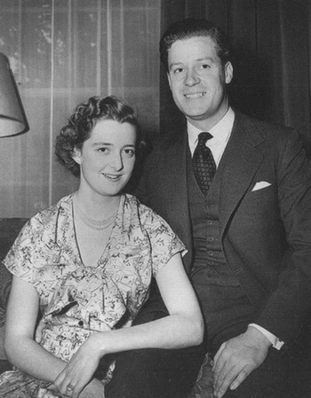 Иллюстрация к книге — Диана Спенсер [i_004.jpg]