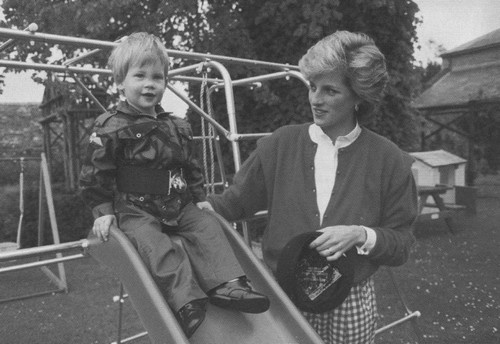 Иллюстрация к книге — Диана Спенсер [i_017.jpg]