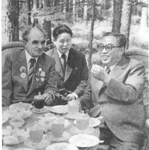 Иллюстрация к книге — Ким Ир Сен [i_058.jpg]