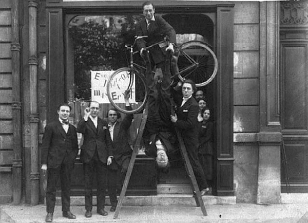 Иллюстрация к книге — Мой муж - Сальвадор Дали [i_013.jpg]