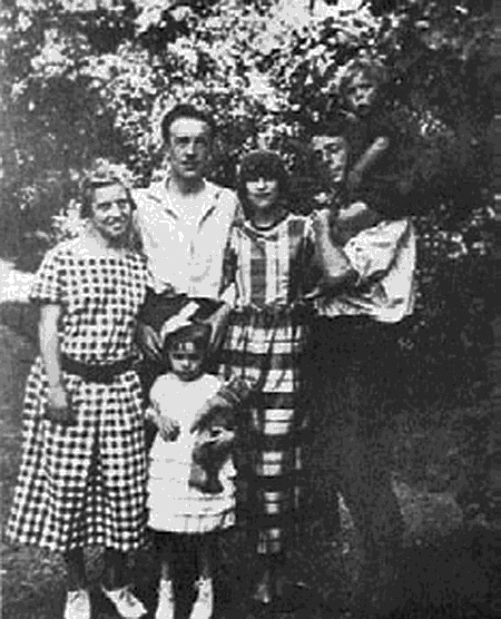 Иллюстрация к книге — Мой муж - Сальвадор Дали [i_014.jpg]