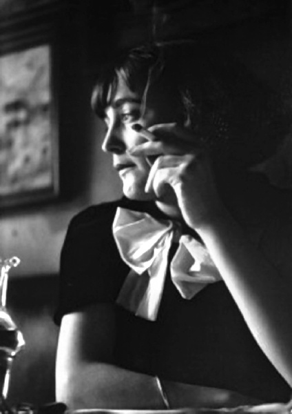 Иллюстрация к книге — Эдит Пиаф. Я ни о чем не сожалею [i_001.jpg]