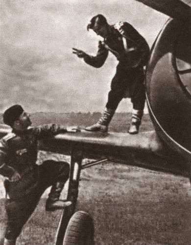 Иллюстрация к книге — Кожедуб [i_012.jpg]