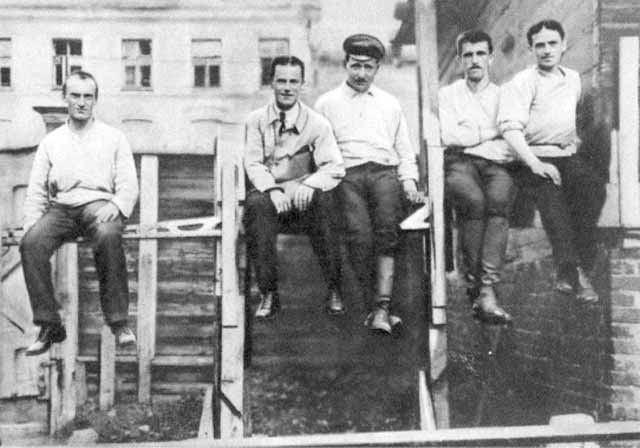 Иллюстрация к книге — Туполев [p_013.jpg]