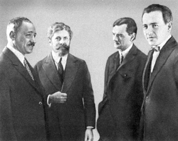 Иллюстрация к книге — Туполев [p_019.jpg]