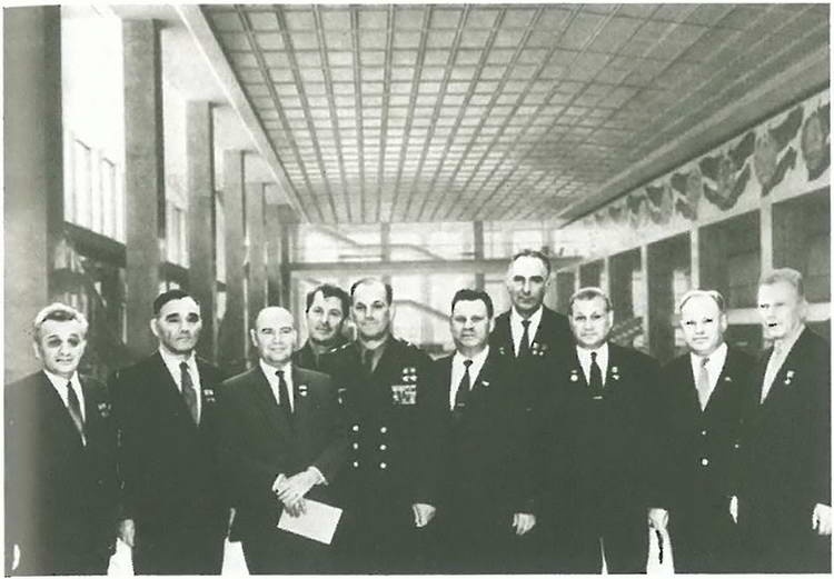 Иллюстрация к книге — Челомей [i_018.jpg]