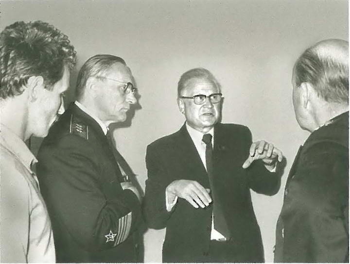 Иллюстрация к книге — Челомей [i_020.jpg]