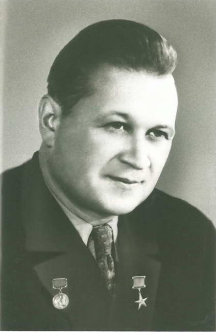 Иллюстрация к книге — Челомей [i_038.jpg]