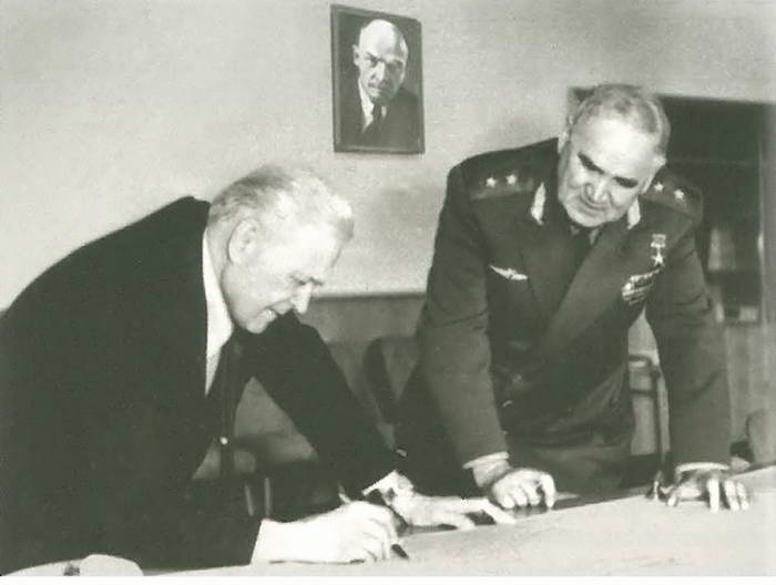 Иллюстрация к книге — Челомей [i_040.jpg]