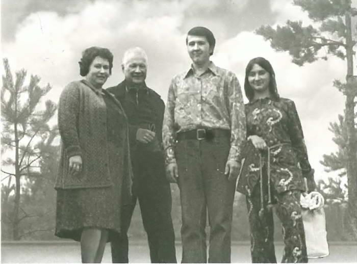 Иллюстрация к книге — Челомей [i_059.jpg]