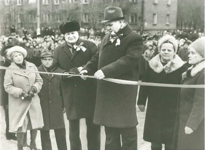 Иллюстрация к книге — Челомей [i_067.jpg]