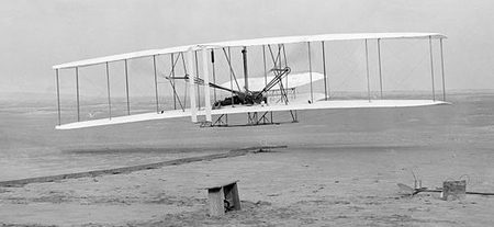 Иллюстрация к книге — Великие летчики мира. 100 историй о покорителях неба [_003wrig.jpg]