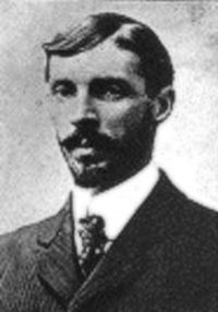 Иллюстрация к книге — Великие летчики мира. 100 историй о покорителях неба [_005farm.jpg]