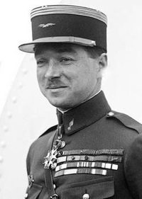 Иллюстрация к книге — Великие летчики мира. 100 историй о покорителях неба [_013fonk.jpg]