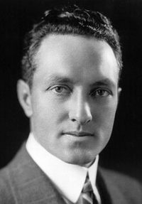 Иллюстрация к книге — Великие летчики мира. 100 историй о покорителях неба [_015byrd.jpg]