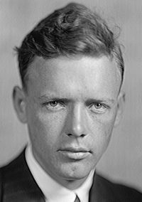 Иллюстрация к книге — Великие летчики мира. 100 историй о покорителях неба [_018lind.jpg]