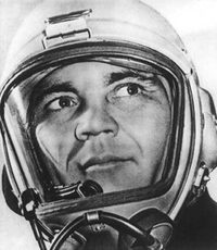 Иллюстрация к книге — Великие летчики мира. 100 историй о покорителях неба [_022moso.jpg]