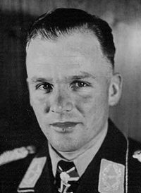 Иллюстрация к книге — Великие летчики мира. 100 историй о покорителях неба [_028beth.jpg]