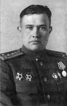 Иллюстрация к книге — Великие летчики мира. 100 историй о покорителях неба [_036step.jpg]