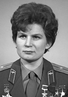 Иллюстрация к книге — Великие летчики мира. 100 историй о покорителях неба [_087tere.jpg]