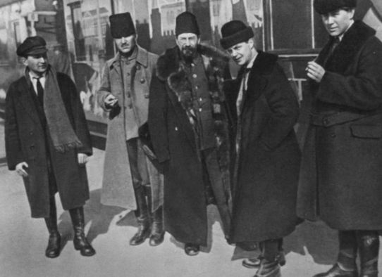 Иллюстрация к книге — Луначарский [i_016.jpg]