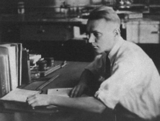 Иллюстрация к книге — Зворыкин [i_012.jpg]