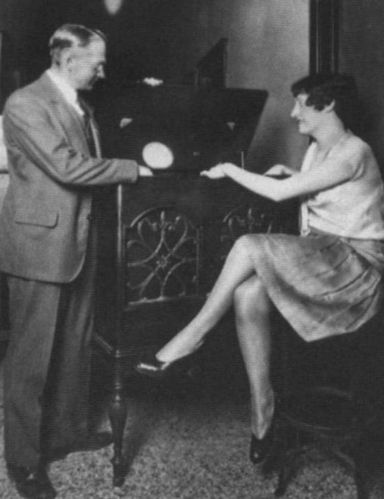 Иллюстрация к книге — Зворыкин [i_013.jpg]