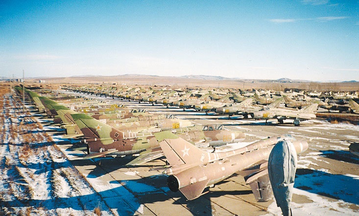 Иллюстрация к книге — Камуфляж и бортовые эмблемы авиатехники советских ВВС в афганской кампании [i_003.jpg]