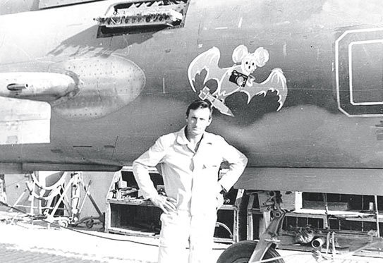 Иллюстрация к книге — Камуфляж и бортовые эмблемы авиатехники советских ВВС в афганской кампании [i_009.jpg]