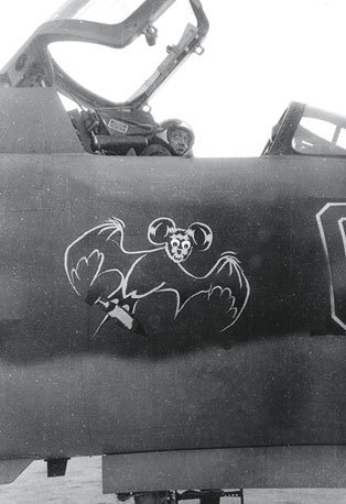 Иллюстрация к книге — Камуфляж и бортовые эмблемы авиатехники советских ВВС в афганской кампании [i_012.jpg]