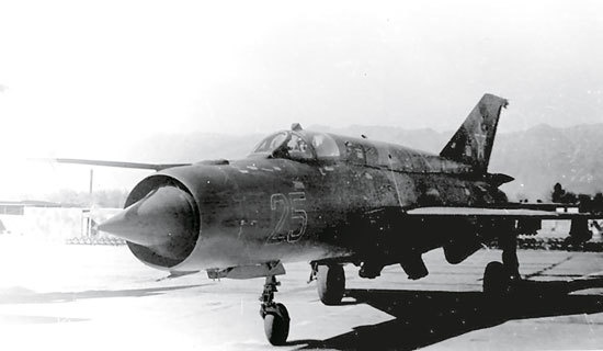 Иллюстрация к книге — Камуфляж и бортовые эмблемы авиатехники советских ВВС в афганской кампании [i_046.jpg]