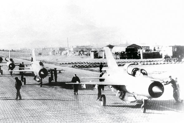 Иллюстрация к книге — Камуфляж и бортовые эмблемы авиатехники советских ВВС в афганской кампании [i_051.jpg]