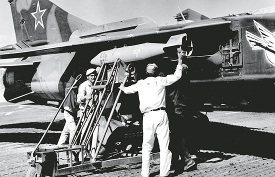 Иллюстрация к книге — Камуфляж и бортовые эмблемы авиатехники советских ВВС в афганской кампании [i_091.jpg]