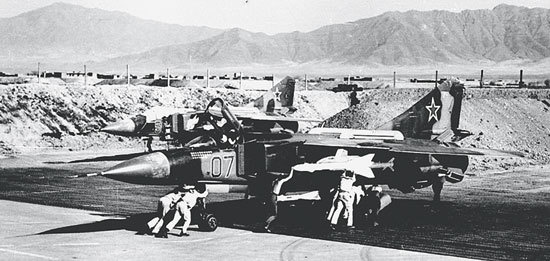 Иллюстрация к книге — Камуфляж и бортовые эмблемы авиатехники советских ВВС в афганской кампании [i_097.jpg]