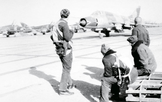 Иллюстрация к книге — Камуфляж и бортовые эмблемы авиатехники советских ВВС в афганской кампании [i_120.jpg]