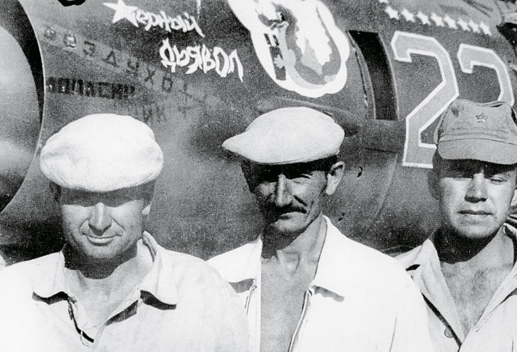 Иллюстрация к книге — Камуфляж и бортовые эмблемы авиатехники советских ВВС в афганской кампании [i_124.jpg]