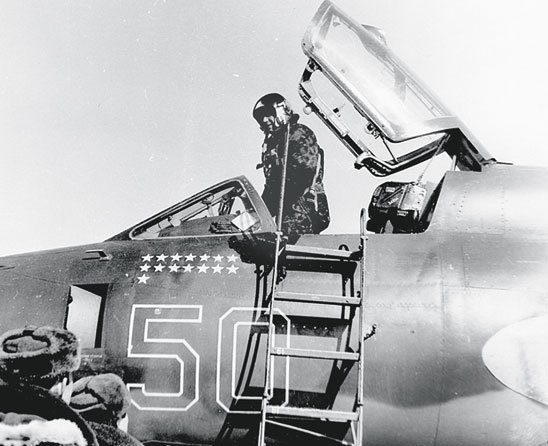 Иллюстрация к книге — Камуфляж и бортовые эмблемы авиатехники советских ВВС в афганской кампании [i_130.jpg]